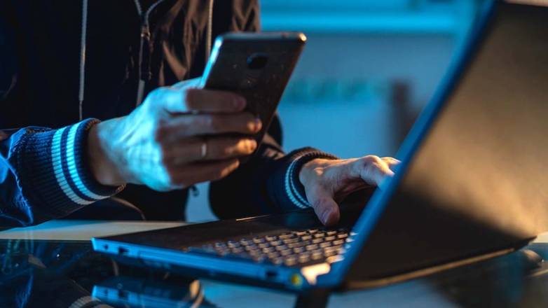 Мошенники начали выманивать СМС-коды под предлогом замены счетчиков: как защититься от новой схемы