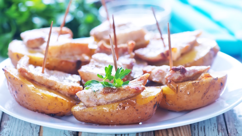 Картофель, запеченный в духовке с салом (для тех, кто просто хочет поесть)