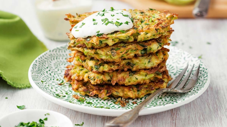 Нежные кабачковые оладьи на кефире