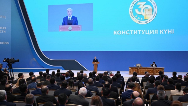 "Главный документ нашей независимости": в Казахстане празднуют юбилей конституции