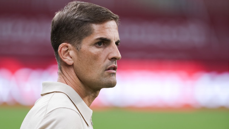 Тренер футбольного клуба "Сочи" пережил гипертонический криз в ходе матча с "Краснодаром"