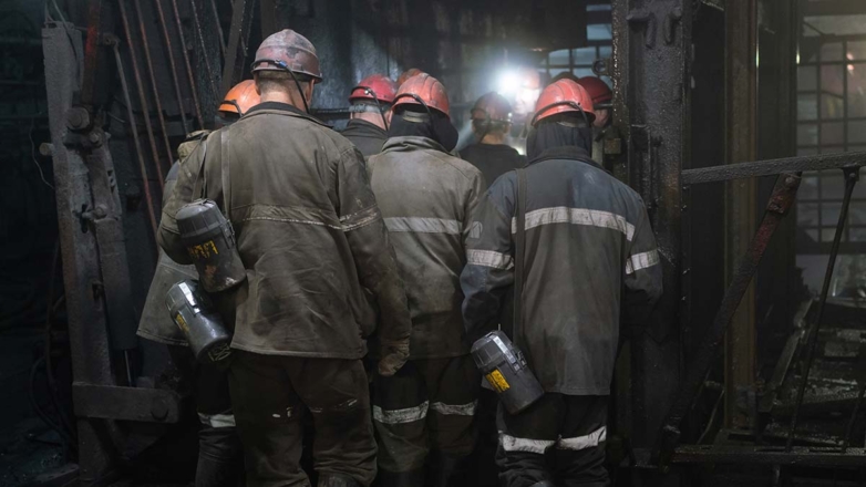 Два человека погибли, 18 пострадали при выбросе газа на шахте в Киргизии