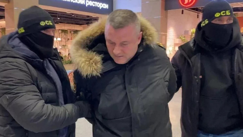 Начальника радиотехнической службы ВМФ Лопатиева осудили на 9 лет за взятки