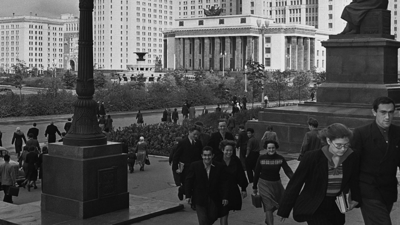 Учеба для родины: как работала система распределения выпускников в СССР