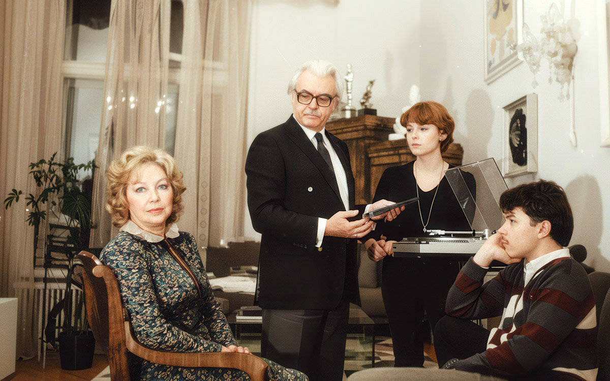 Сергей Бондарчук с женой Ириной Скобцевой и детьми – Алёной и Фёдором