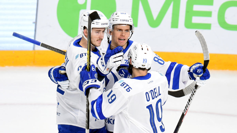 Московское "Динамо" благодаря голам Гусева и Комтуа победило "Амур" в Хабаровске