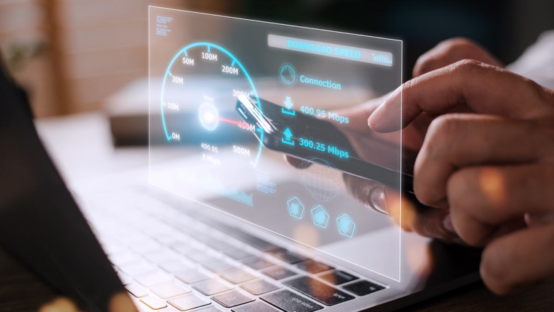 97% домохозяйств РФ должны получить доступ к широкополосному интернету к 2030 году, заявил Мишустин