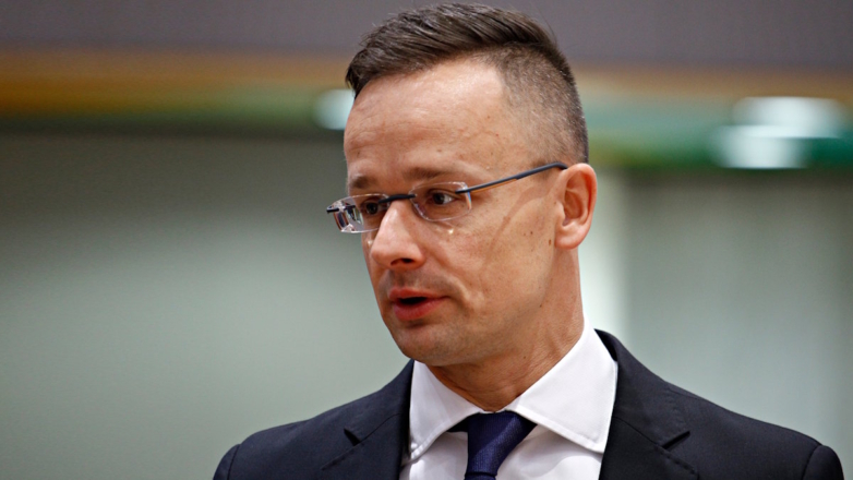 Венгрия требует от Украины объяснить транзит наличных и золота