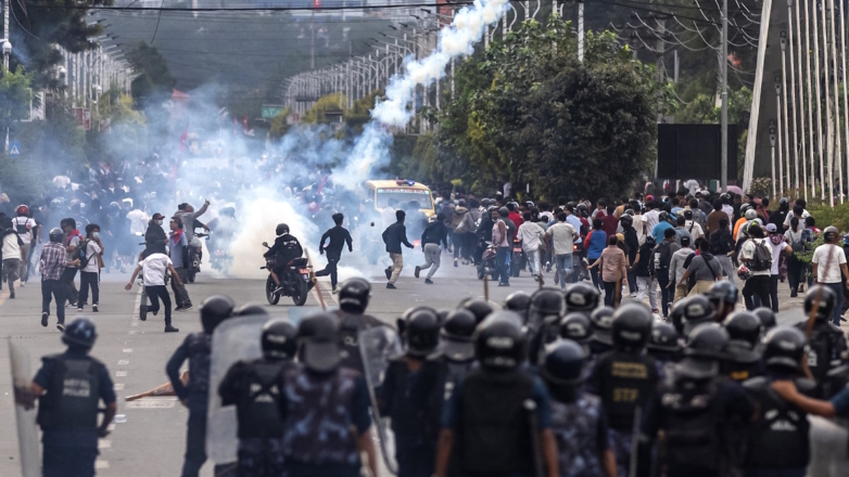 Глава МВД Непала ушел в отставку после гибели 19 человек во время протестов