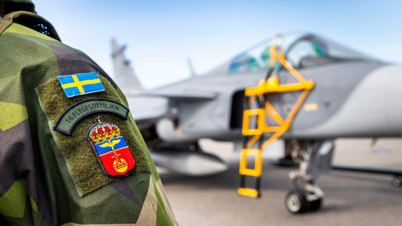 Главком ВС Швеции допустил открытие огня по самолетам из РФ за нарушение границы