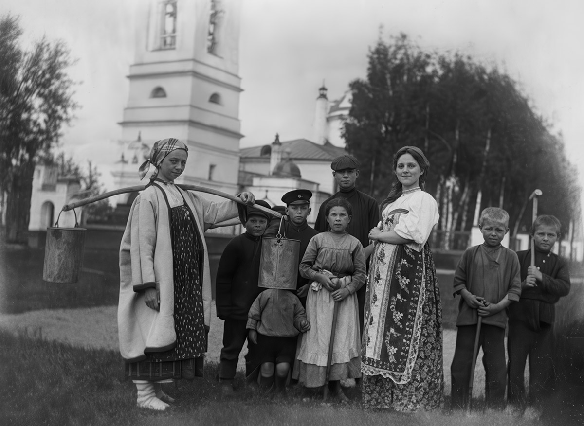 130 лет назад родился Сергей Есенин, поэт, чьи стихи стали народными, а биография – материалом для множества легенд.