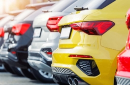 Падение Lada и взлет Mazda, рост импорта и популярность гибридов: как прошел февраль на авторынке