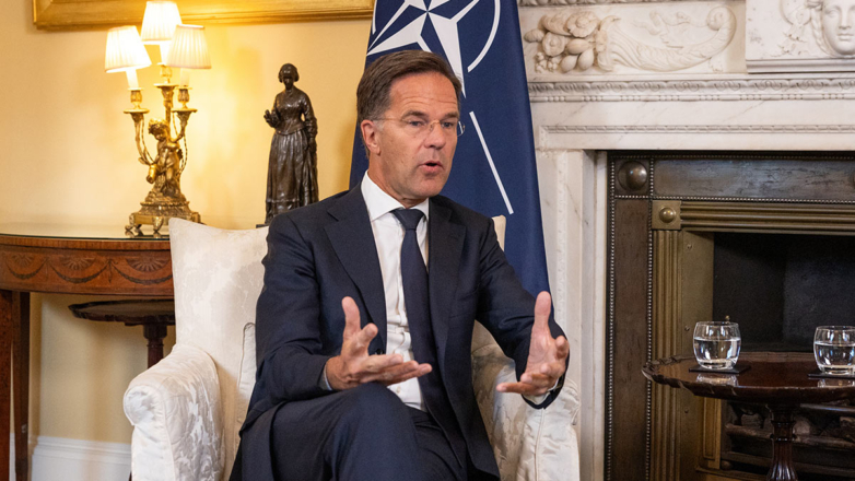 Генсек НАТО призвал страны ЕС готовить деньги на "гигантский поток" оружия из США для Украины