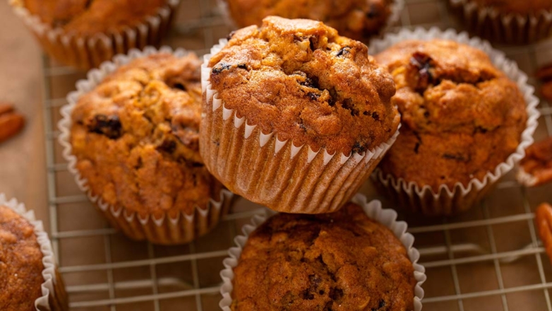 Тыквенные маффины с орехами и корицей: ароматный десерт к чаю