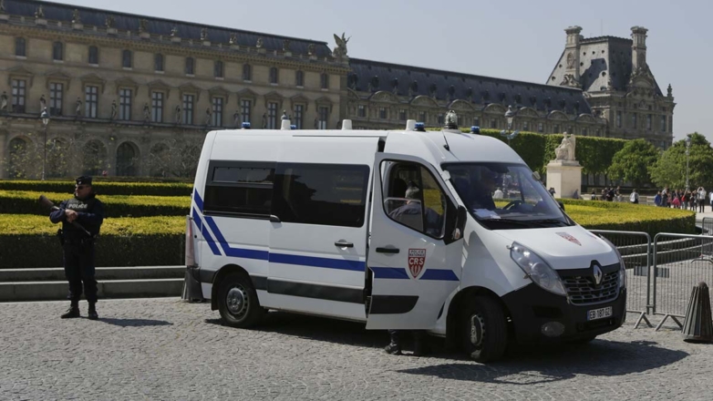 В Париже ограбили Лувр