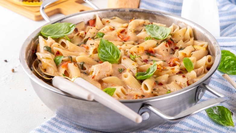 Готовим пасту с курицей и грибами в тыквенном соусе: простой рецепт ароматного осеннего блюда