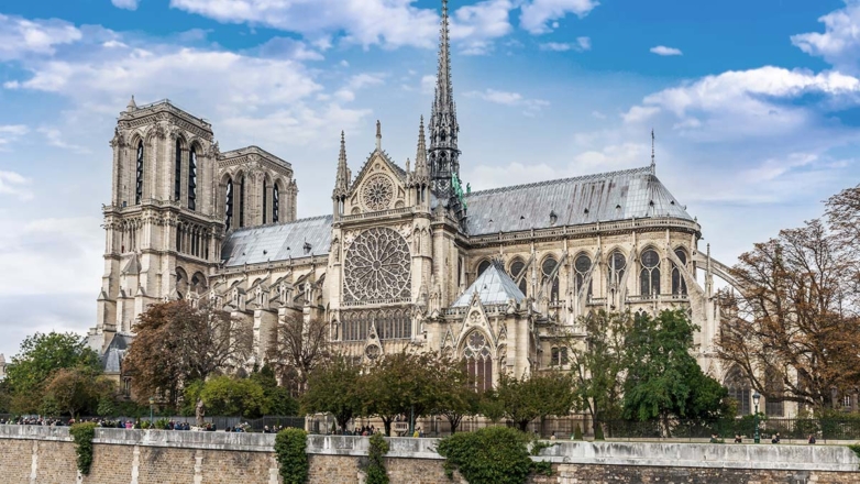 Письмо с угрозой теракта обнаружено в соборе Парижской Богоматери