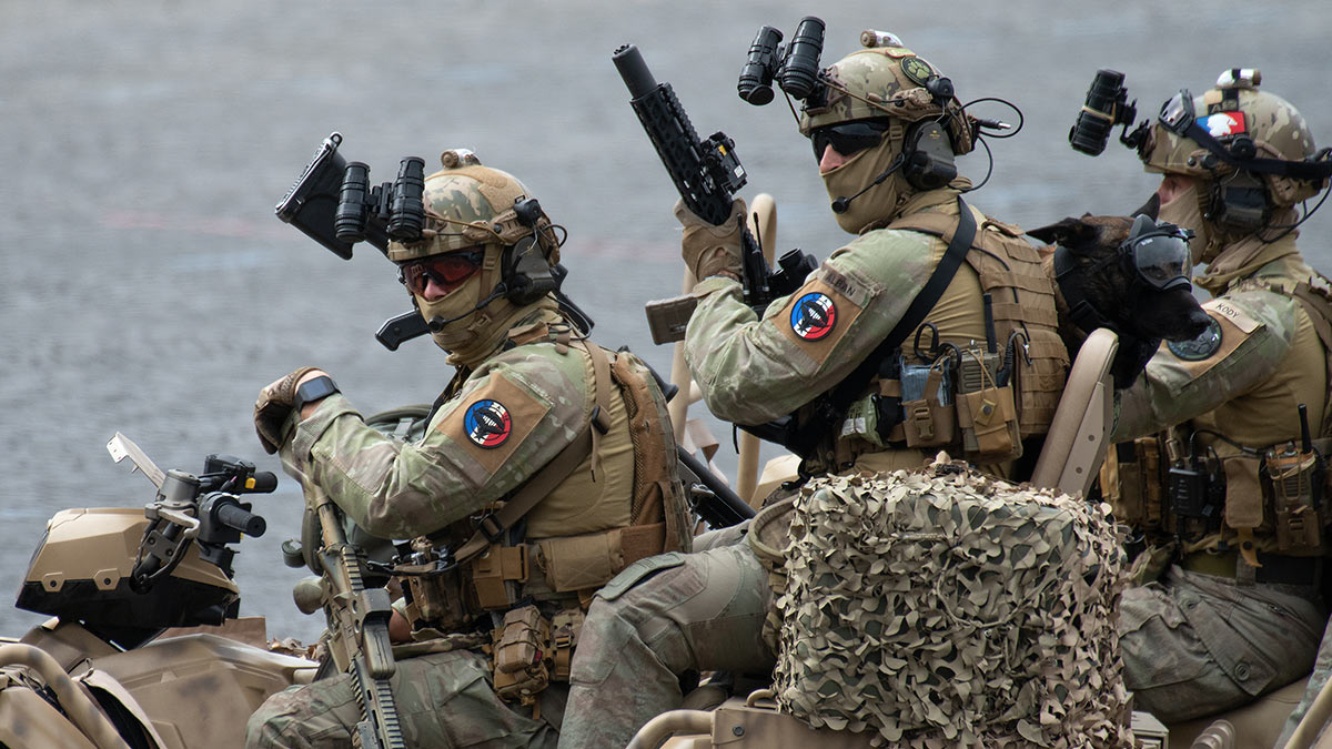 В СВР рассказали о планах Макрона ввести на Украину около двух тысяч военных