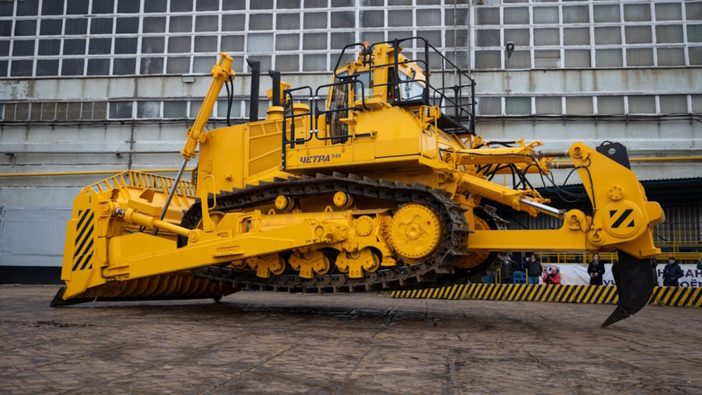 В Чувашии запустили в серийное производство новые мощные российские бульдозеры