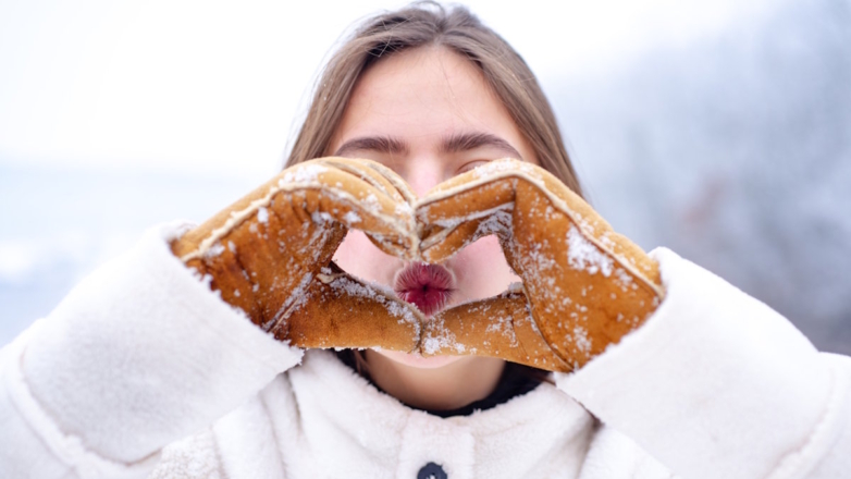 Как ухаживать за губами, чтобы они не сохли и не трескались в холодную погоду