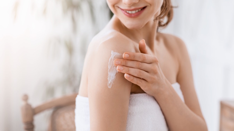 Кожа тела сохнет и шелушится: разбираемся в причинах, выбираем средства для ухода