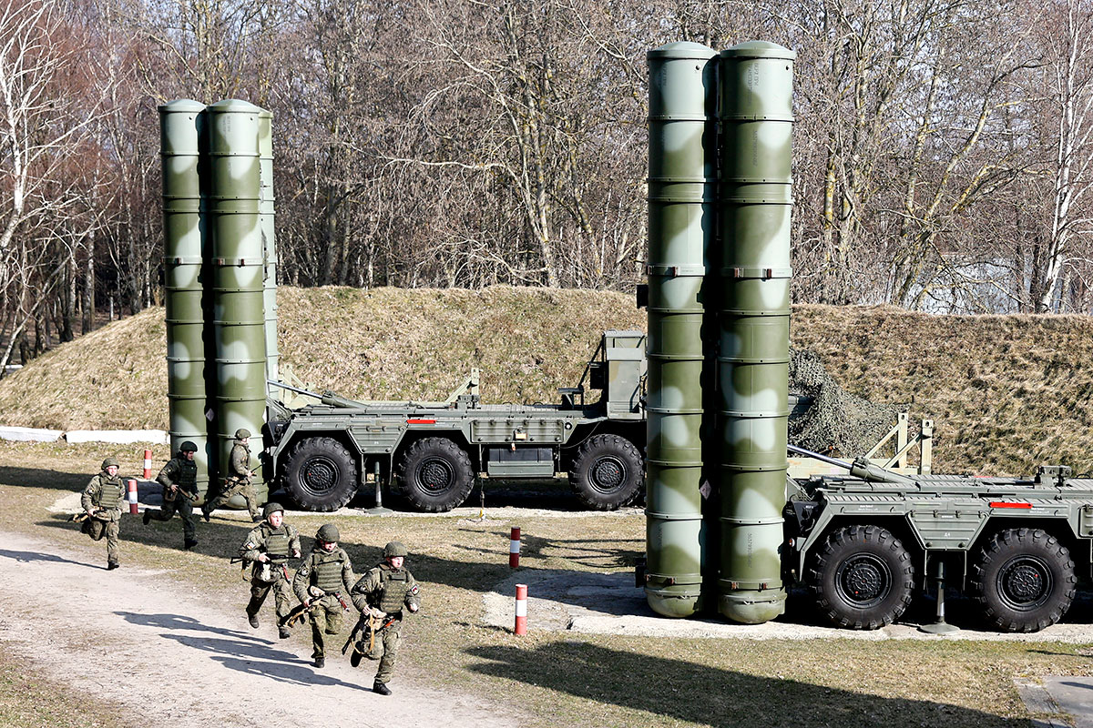 Зенитно-ракетный комплекс С-400 "Триумф"