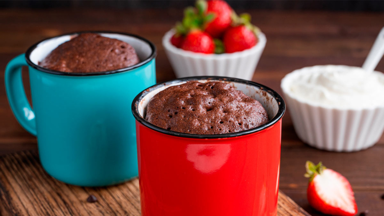 Шоколадный брауни в микроволновке за 5 минут: простой и вкусный десерт к чаю
