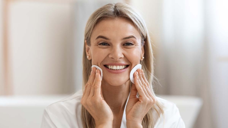 Благодаря этим лайфхакам макияж будет выглядеть естественно и продержится с утра до вечера