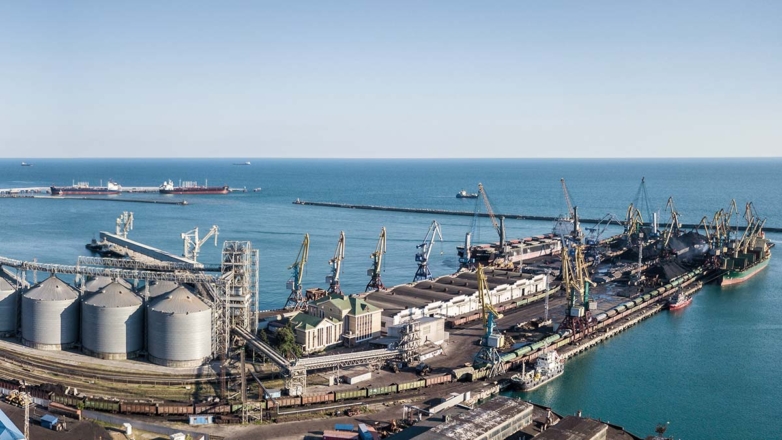 При атаке БПЛА на порт Туапсе повреждения получили 2 гражданских судна