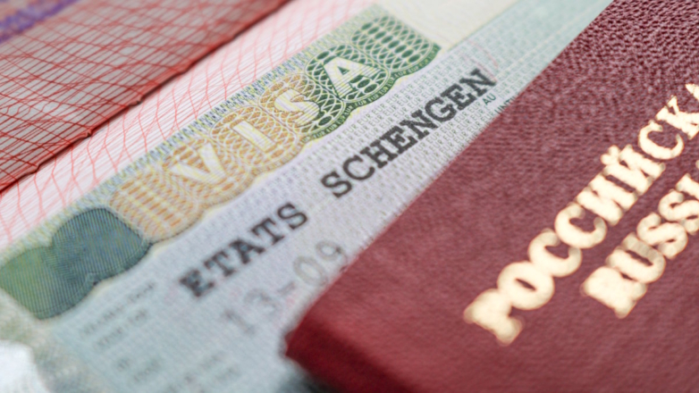 Визовая стена: сможет ли ЕС остановить турпоток из России в Европу