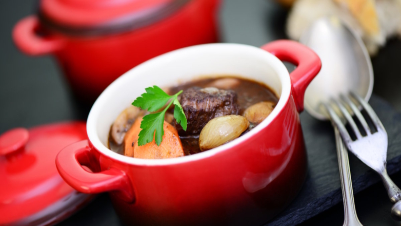 Томленая говядина с винным соусом: вам следует запастись льдом – необычный рецепт приготовления мяса