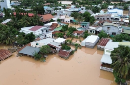 Наводнения и оползни во Вьетнаме привели к гибели не менее 90 человек