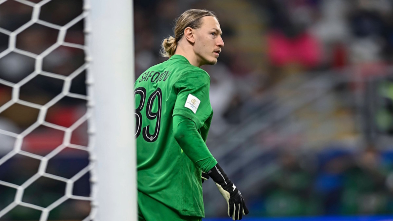 Сафонов получил перелом руки в финале кубка, где отразил 4 пенальти