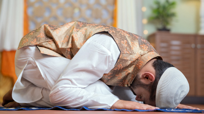 Муфтий призвал мусульман не совершать намазы на публике