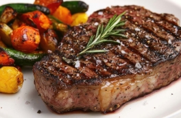 Что делать, если мясо уже получилось сухим: быстрые способы спасти блюдо