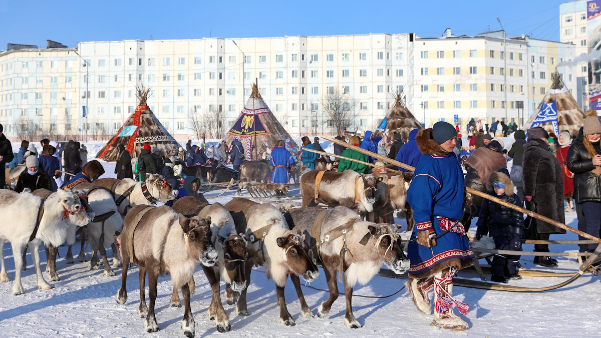 Ненцы в городе Надым в Ямало-Ненецком автономном округе России