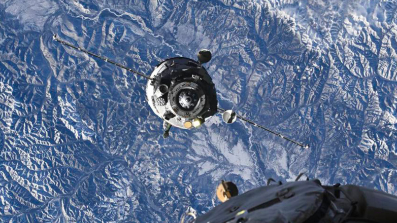 Экипаж "Союза МС-27" успешно приземлился в Казахстане