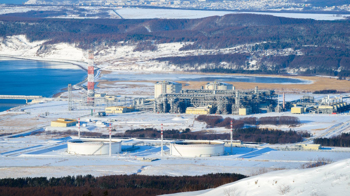 Для "Сахалина-2" вновь продлили исключение из-под санкций