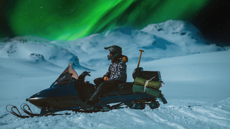 На снегоходах за полярным сиянием: почему все больше россиян предпочитают Север южным курортам