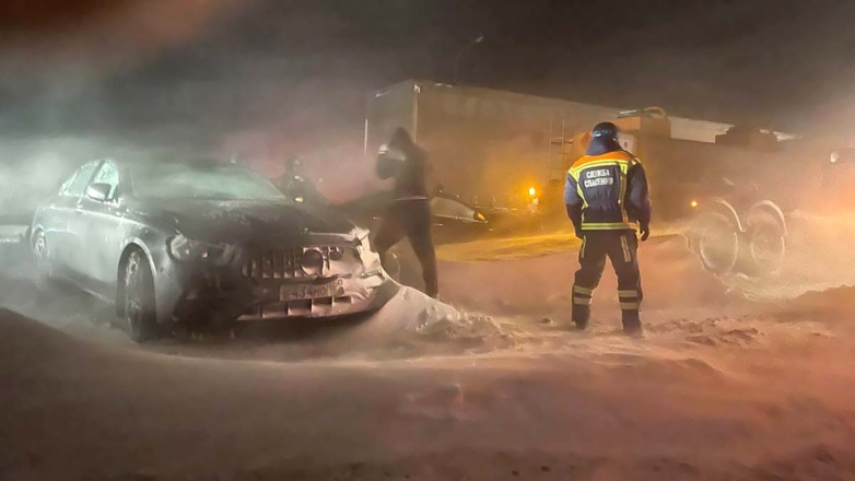 Снежный коллапс в Саратовской области: 200 человек эвакуированы с автотрасс, повреждены ЛЭП и крыши зданий