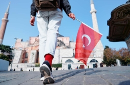 Продлят ли на пятый сезон скандальный турецкий сериал "Клюквенный шербет": слухи и факты