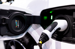 Отечественные электромобили смогут и дальше ездить по платным трассам без оплаты