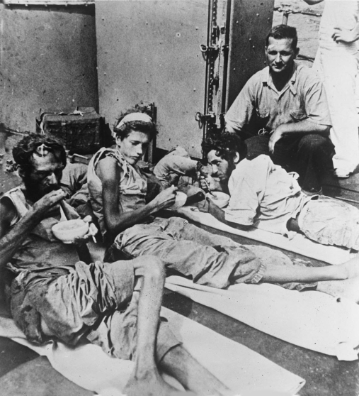 Первый обед "живых скелетов"