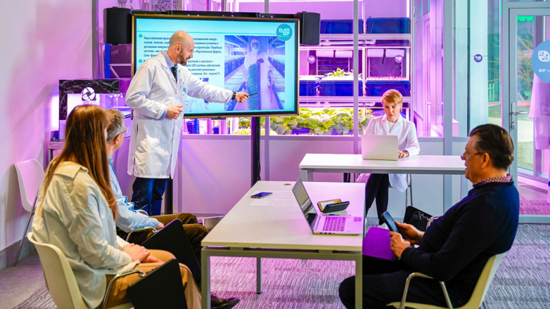 Сфера услуг пошла на подъем: образование и здоровье становятся для россиян важнее покупок