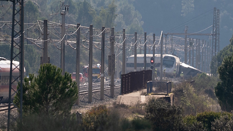 Предположительную причину катастрофы на железной дороге в Испании выяснило Reuters
