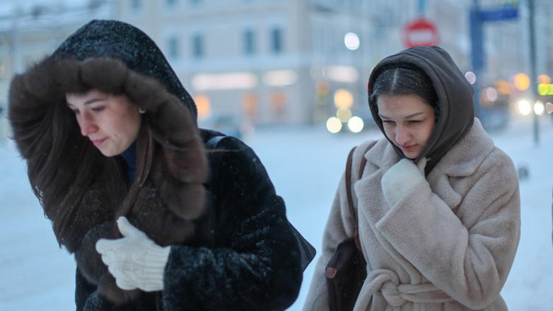 Ветер и гололедица: в Москве ввели "желтый" уровень погодной опасности