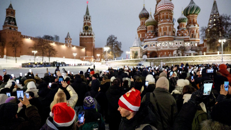 Новогодняя ночь – 2026: закрытая Красная площадь, обращение президента, отражение атак БПЛА и удар по Херсонской области