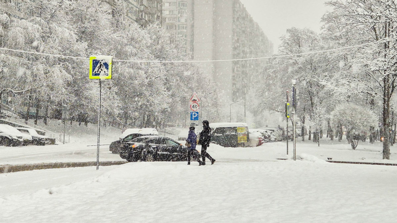 Продолжительный снегопад обрушится на Москву: в регионе объявлен "желтый" уровень погодной опасности