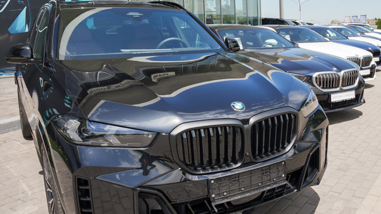 BMW запретила поставки автомобилей из Китая в РФ: эксперты оценили возможные последствия
