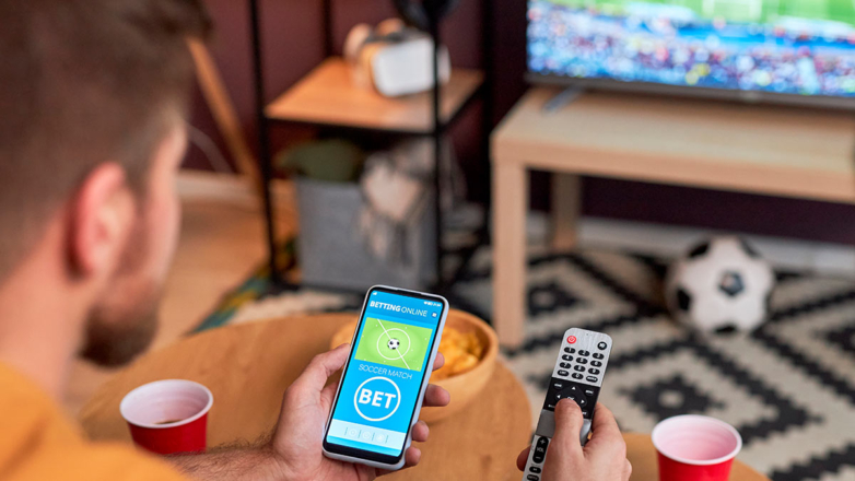 В Минфине рассказали, сколько россияне тратят на ставки у букмекеров